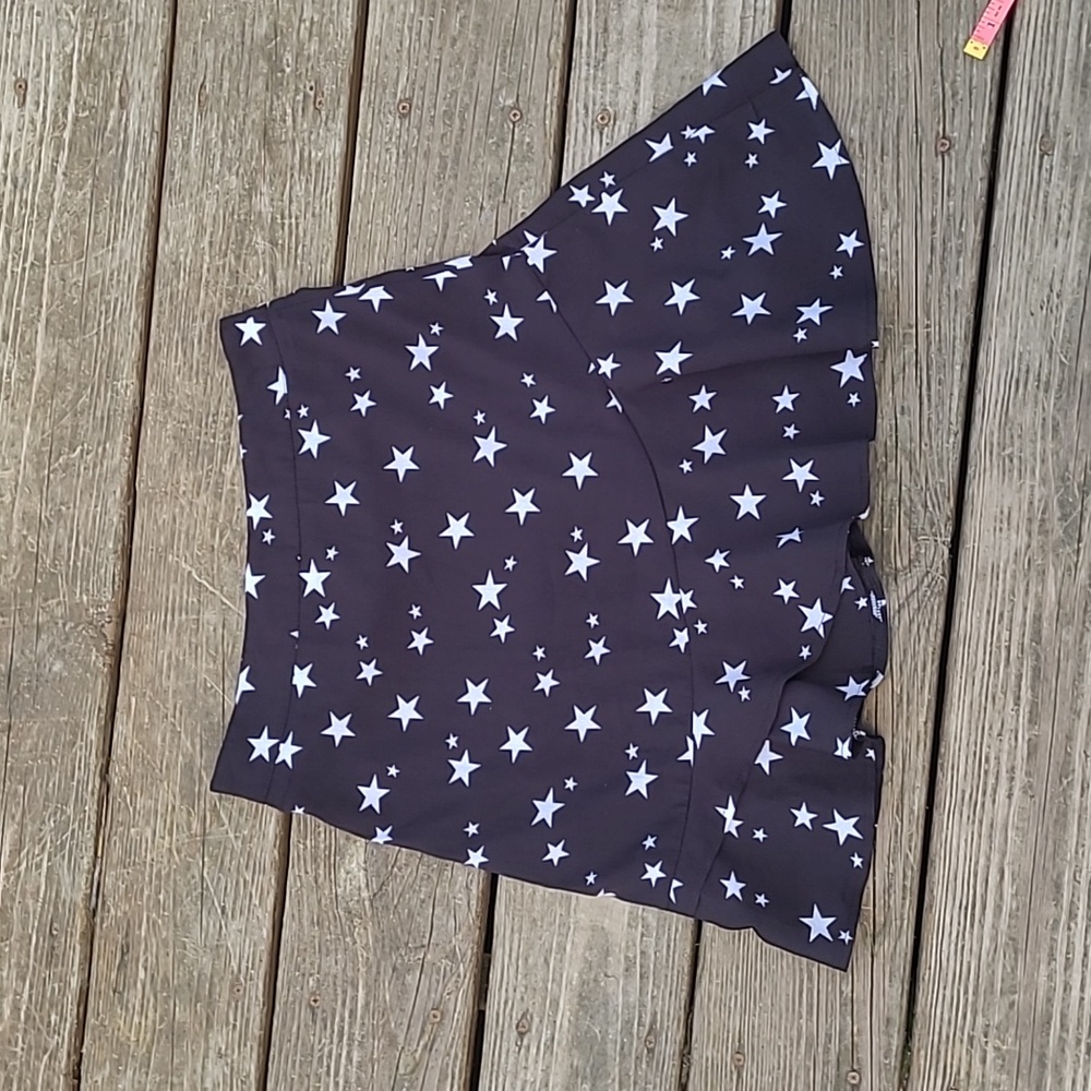 Nasty Gal Y2K Style Black Ruffle Star Print Mini Skirt Womens Size 4 - Picture 12 of 15